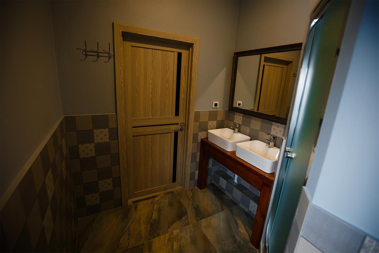 Mountain Road Hostel 阿拉木图 外观 照片