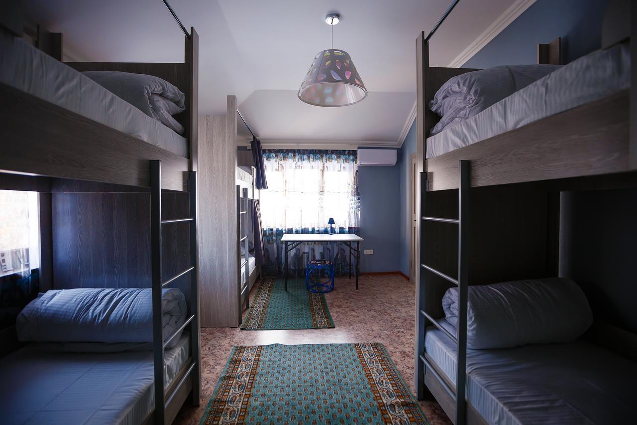 Mountain Road Hostel 阿拉木图 外观 照片
