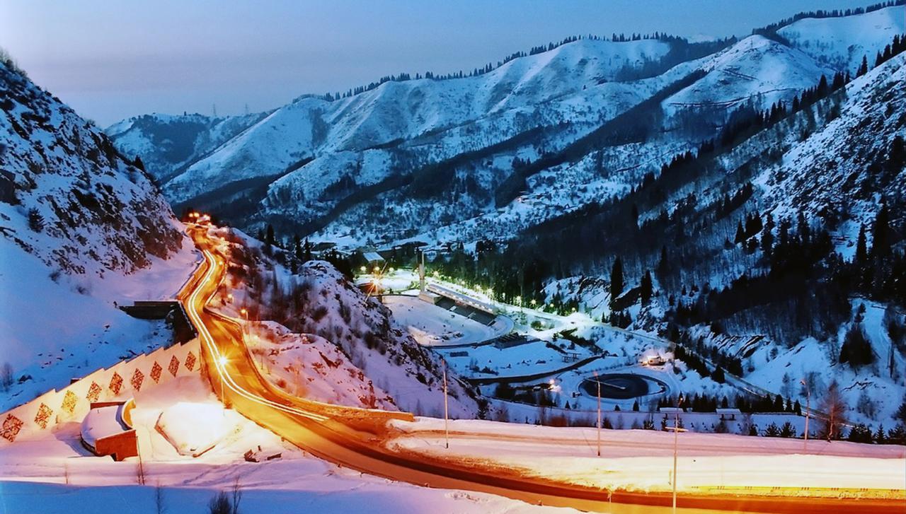 Mountain Road Hostel 阿拉木图 外观 照片