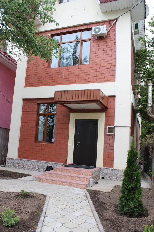 Mountain Road Hostel 阿拉木图 外观 照片